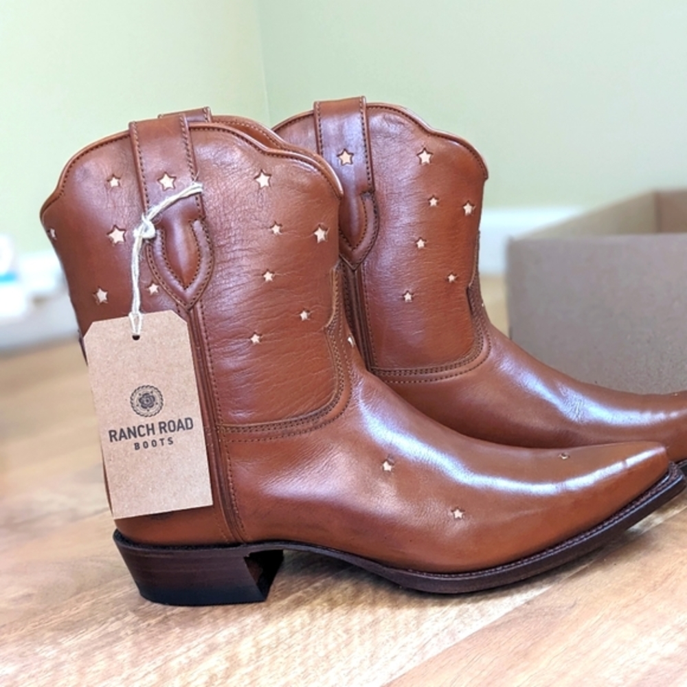Ranch Road cowgirl boots, size 9.5